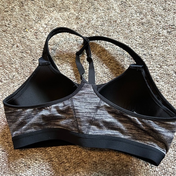 Victoria secret sports bra - Picture 2 of 2
